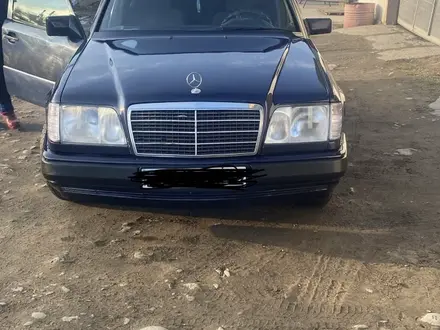 Mercedes-Benz E 220 1995 года за 1 550 000 тг. в Талдыкорган – фото 4