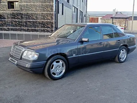 Mercedes-Benz E 320 1994 года за 4 000 000 тг. в Туркестан – фото 20