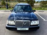 Mercedes-Benz E 200 1993 года за 2 800 000 тг. в Алматы