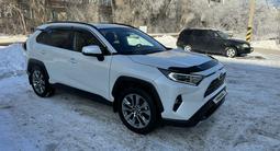 Toyota RAV4 2020 года за 18 500 000 тг. в Караганда – фото 3