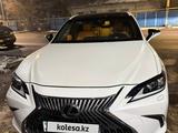 Lexus ES 250 2020 года за 21 000 000 тг. в Алматы