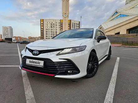 Toyota Camry 2021 года за 19 500 000 тг. в Астана