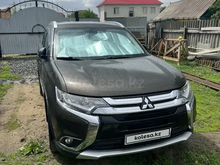 Mitsubishi Outlander 2015 года за 12 000 000 тг. в Актобе