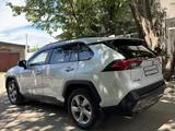 Toyota RAV4 2021 годаүшін15 300 000 тг. в Усть-Каменогорск – фото 4