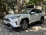 Toyota RAV4 2021 года за 15 300 000 тг. в Усть-Каменогорск