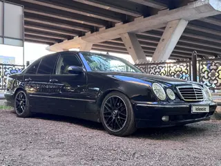 Mercedes-Benz E 320