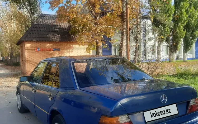 Mercedes-Benz E 230 1990 годаfor1 500 000 тг. в Павлодар