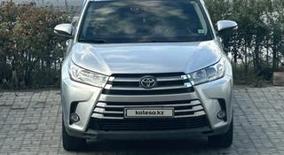 Toyota Highlander 2019 года за 16 000 000 тг. в Актау