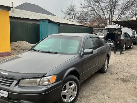 Toyota Camry 1998 года за 2 500 000 тг. в Алматы