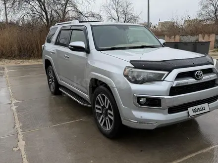Toyota 4Runner 2017 года за 14 200 000 тг. в Актау – фото 2