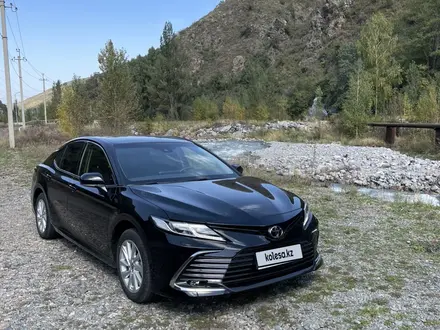 Toyota Camry 2023 года за 17 000 000 тг. в Актобе – фото 5