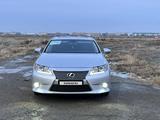 Lexus ES 300h 2014 года за 8 000 000 тг. в Атырау