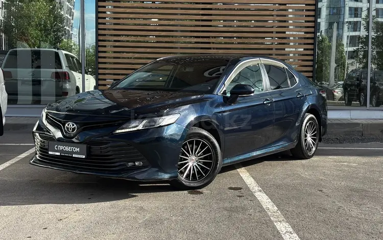 Toyota Camry 2019 года за 10 250 000 тг. в Астана
