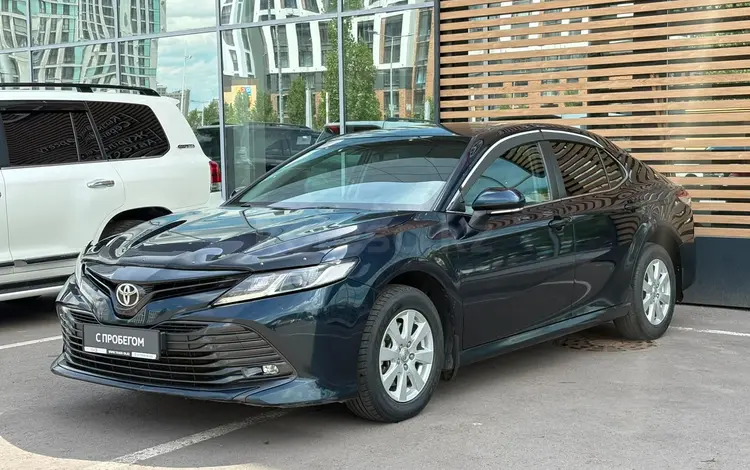Toyota Camry 2019 года за 9 750 000 тг. в Астана