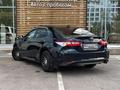 Toyota Camry 2019 года за 10 250 000 тг. в Астана – фото 2