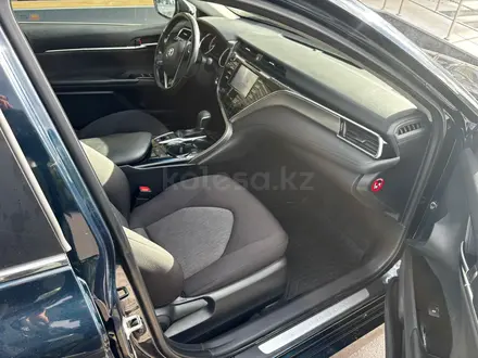 Toyota Camry 2019 года за 10 250 000 тг. в Астана – фото 6