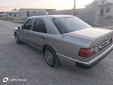 Mercedes-Benz E 200 1987 годаүшін850 000 тг. в Туркестан – фото 3