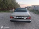 Mercedes-Benz E 200 1987 годаүшін850 000 тг. в Туркестан – фото 4