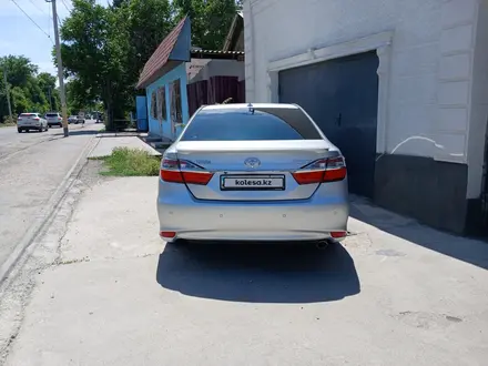 Toyota Camry 2015 года за 11 000 000 тг. в Тараз – фото 2