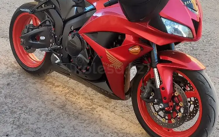 Honda  CBR 600RR 2008 года за 3 000 000 тг. в Астана