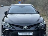 Toyota Camry 2021 года за 14 200 000 тг. в Актау – фото 3