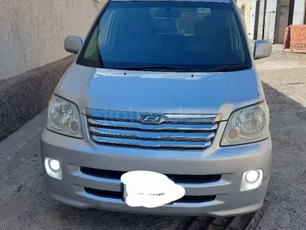 Toyota Noah 2003 года за 4 000 000 тг. в Астана