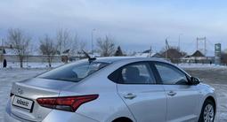 Hyundai Solaris 2018 года за 6 790 000 тг. в Семей – фото 4