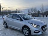Hyundai Solaris 2018 года за 6 790 000 тг. в Семей – фото 2