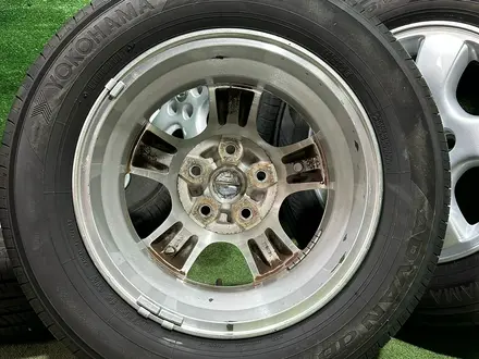 Оригинальный диск с шинами Yokohama Advan 195/65 R15 Nissan за 170 000 тг. в Алматы – фото 5