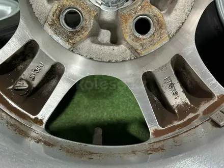 Оригинальный диск с шинами Yokohama Advan 195/65 R15 Nissan за 170 000 тг. в Алматы – фото 7