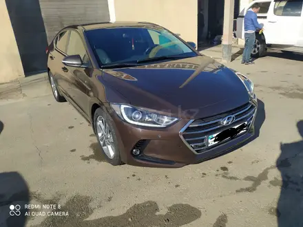 Hyundai Elantra 2017 года за 8 000 000 тг. в Атырау – фото 4