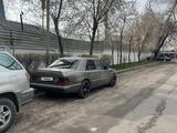 Mercedes-Benz E 220 1990 года за 1 200 000 тг. в Алматы