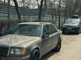 Mercedes-Benz E 220 1990 года за 1 200 000 тг. в Алматы – фото 5