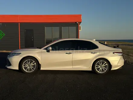 Toyota Camry 2019 года за 16 900 000 тг. в Усть-Каменогорск – фото 4