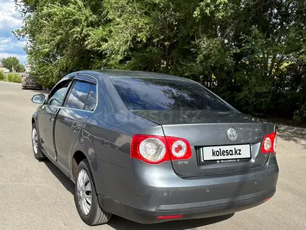 Volkswagen Jetta 2006 года за 2 500 000 тг. в Уральск – фото 7