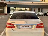 Mercedes-Benz E 200 2011 годаfor8 250 000 тг. в Караганда – фото 4