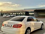 Mercedes-Benz E 200 2011 годаfor8 250 000 тг. в Караганда – фото 5