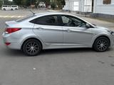 Hyundai Solaris 2014 года за 3 500 000 тг. в Костанай – фото 3