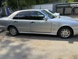 Mercedes-Benz E 230 1995 года за 2 000 000 тг. в Павлодар – фото 2