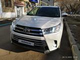 Toyota Highlander 2017 годаүшін20 000 000 тг. в Уральск – фото 4