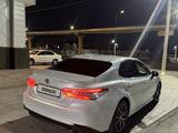 Toyota Camry 2021 года за 14 700 000 тг. в Шымкент – фото 4