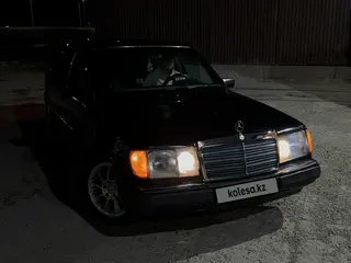 Mercedes-Benz E-Class, 1993
