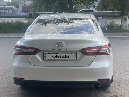 Toyota Camry 2021 года за 18 500 000 тг. в Кызылорда – фото 13