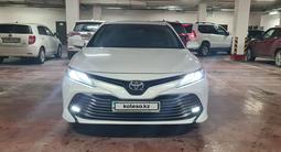 Toyota Camry 2019 года за 16 200 000 тг. в Астана