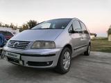 Volkswagen Sharan 2005 года за 4 000 000 тг. в Тараз – фото 2