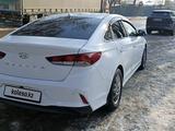 Hyundai Sonata 2018 годаfor7 300 000 тг. в Алматы – фото 2