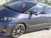 Toyota Estima 2012 года за 9 800 000 тг. в Семей