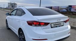 Hyundai Elantra 2018 годаүшін8 000 000 тг. в Астана – фото 4