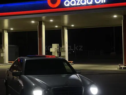 Mercedes-Benz E 230 1995 года за 2 000 000 тг. в Астана – фото 2
