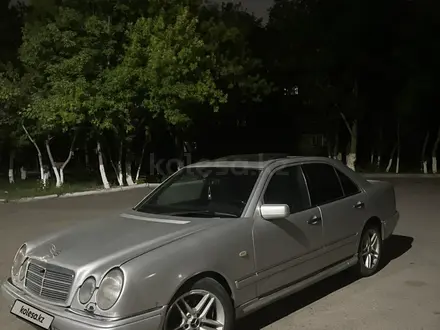 Mercedes-Benz E 230 1995 года за 2 000 000 тг. в Астана – фото 3